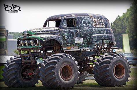 old grave digger monster truck